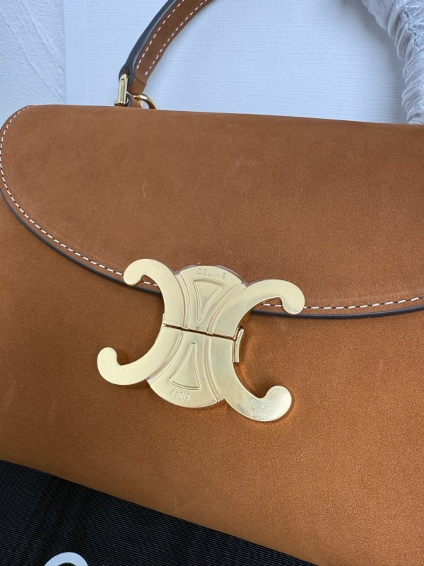 Ce1i*e embraces refinement with the nino bag