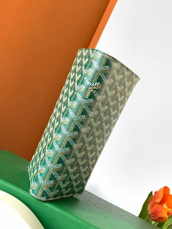 G09ard saint-roch long wallet