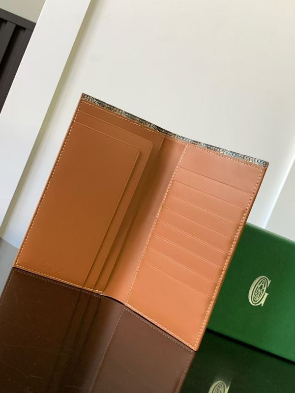 G09ard saint-roch long wallet