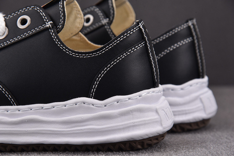 MAISON MIHARA SNEAKERS(Maison Hank OG Sole Black White)