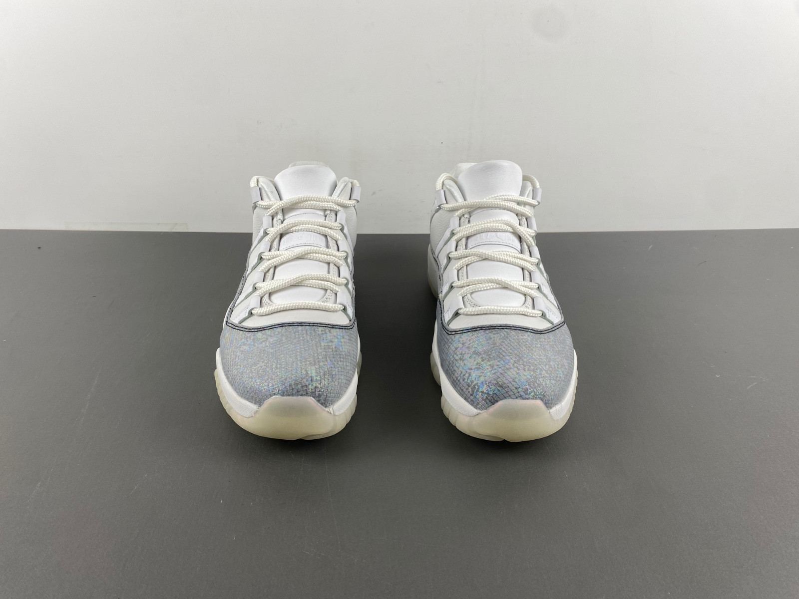 Air Jordan 11 Low CNY Year of the Snake HQ7000-001
