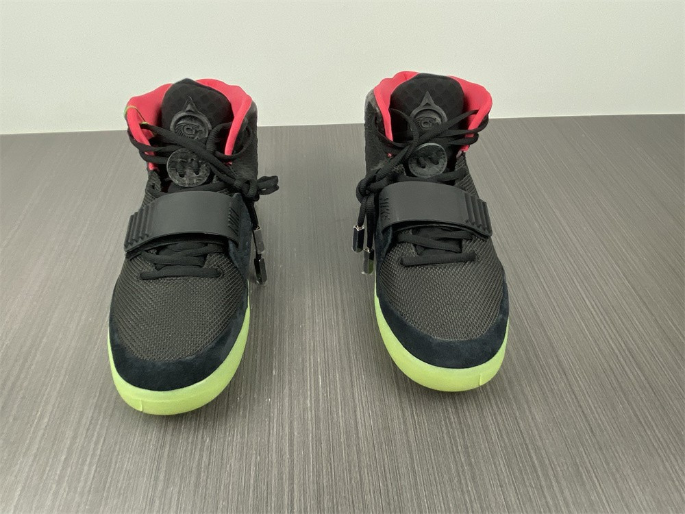 nike air Y**zy 2 “solar red” black mens 508214-006