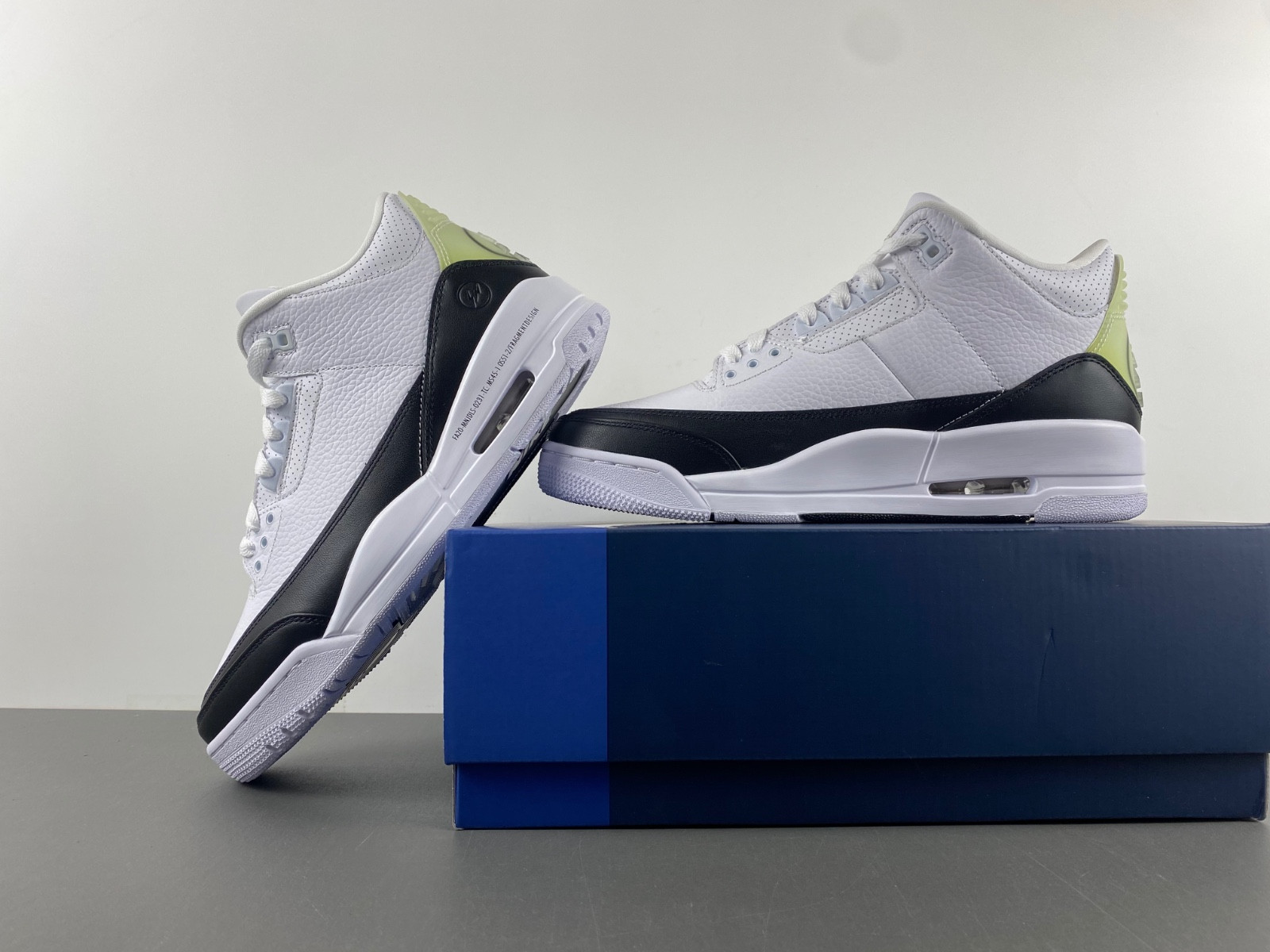 Air Jordan 3 Fragment SP White Mens basketball shoes DA3595 100