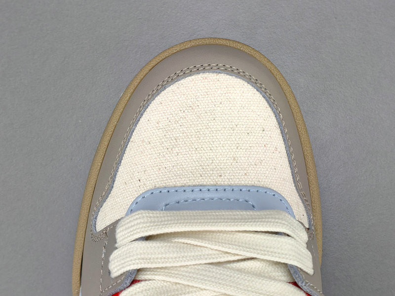 FENDI SNEAKERS