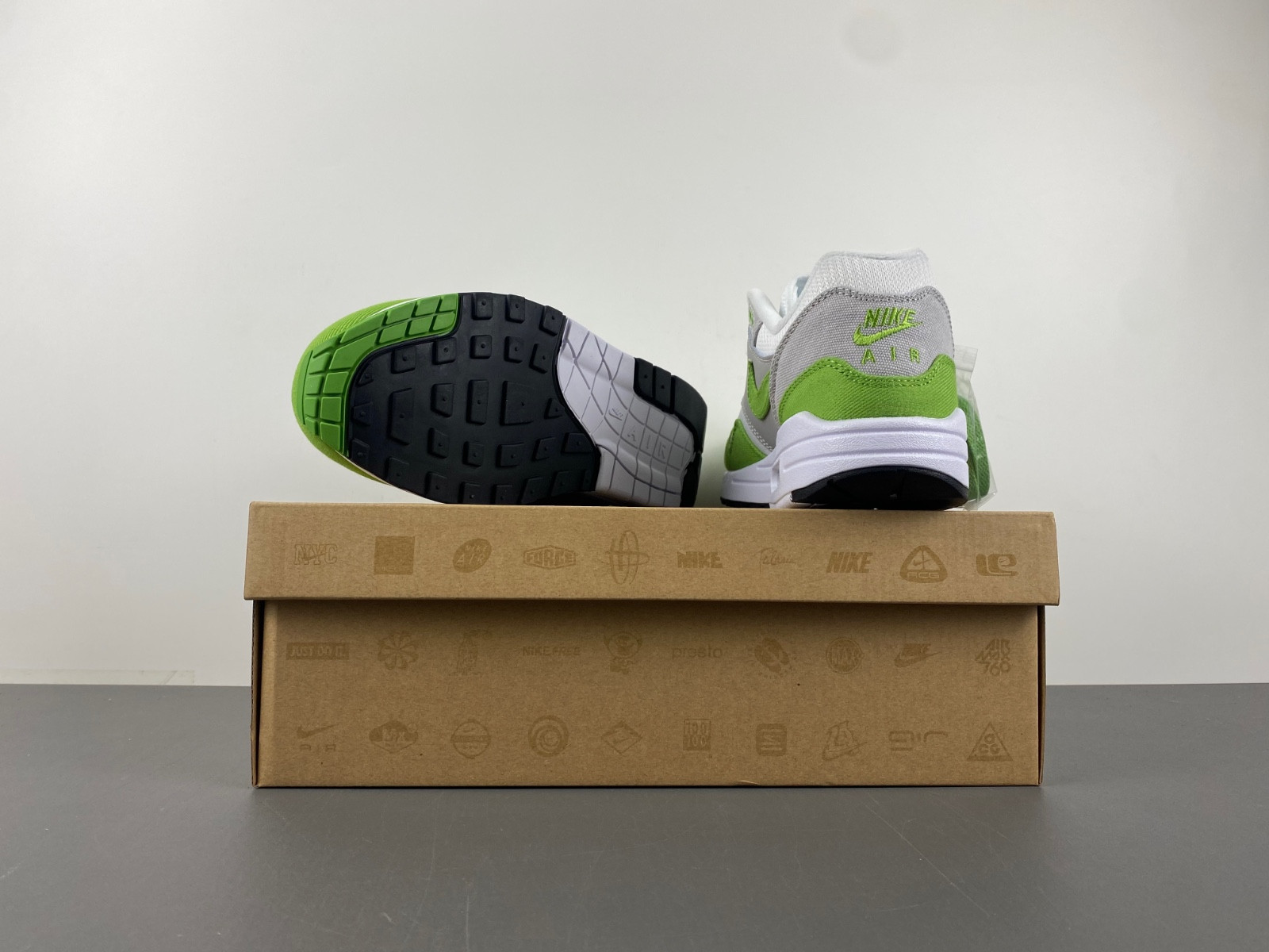 Patta x Nike Air Max 1 Chlorophyll 2024 HF1012-300