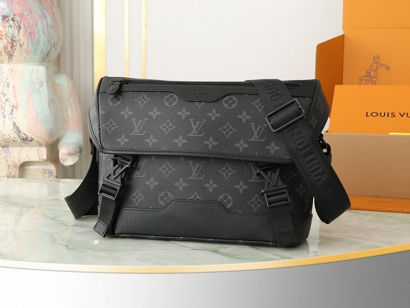 Louis Vuitton Messenger Voyager PM G65