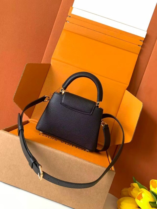 LV capucines Mini Black