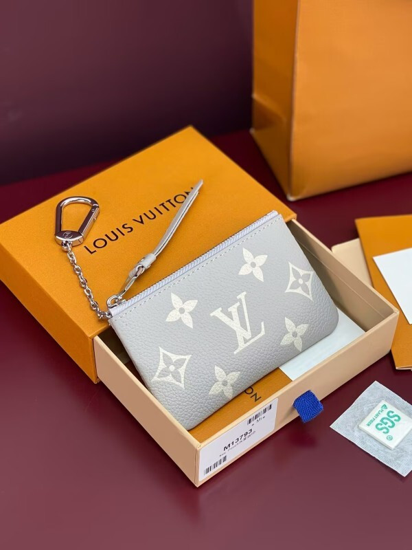 l0vis Vvtt0n key pouch bicolor monogram empreinte leather