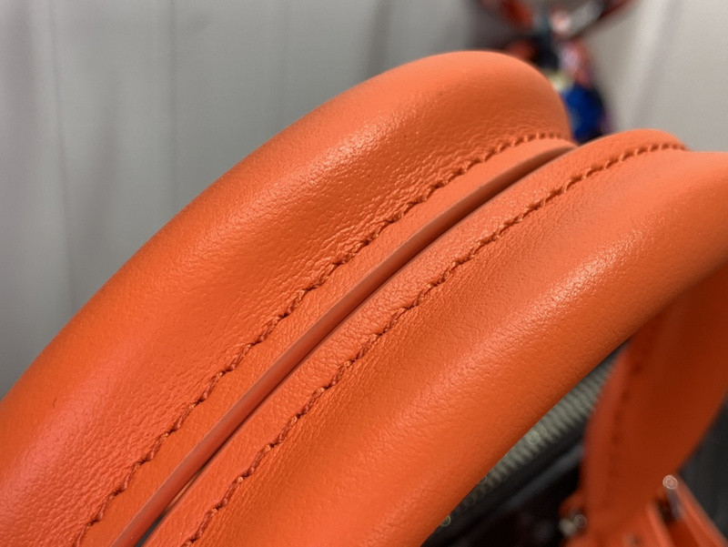 1V Keepall BAG