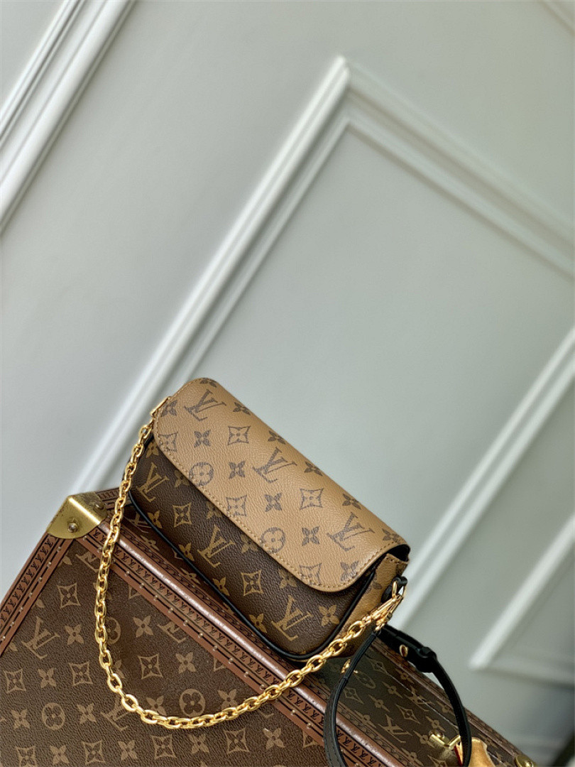 LV Wallet On Chain Ivy M26587