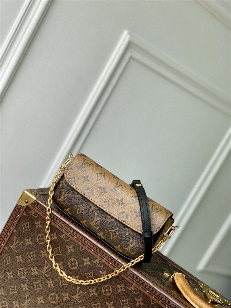 LV Wallet On Chain Ivy M26587