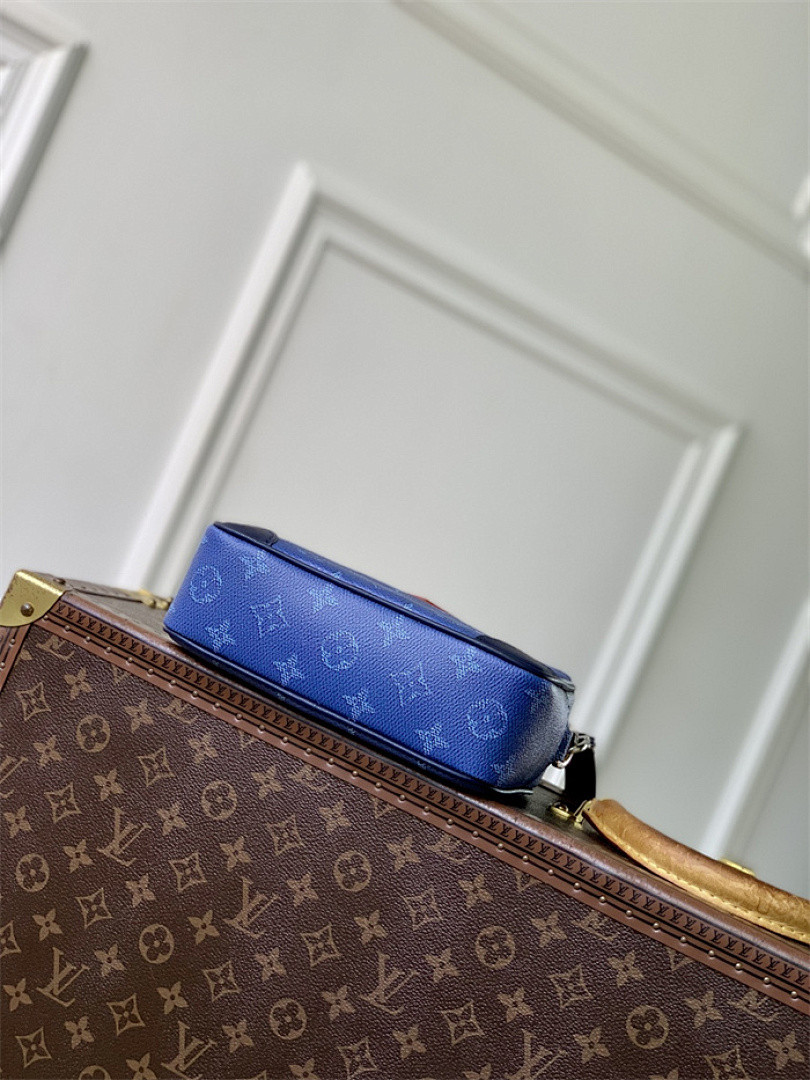 Trocadéro Wearable Wallet M26826