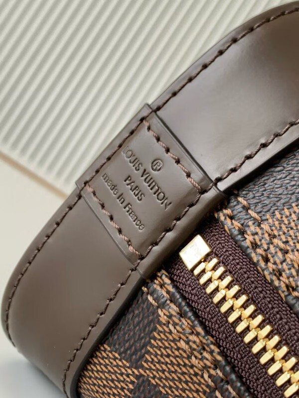 LOUIS VUITTON Alma BB Damier Ebene crossbody