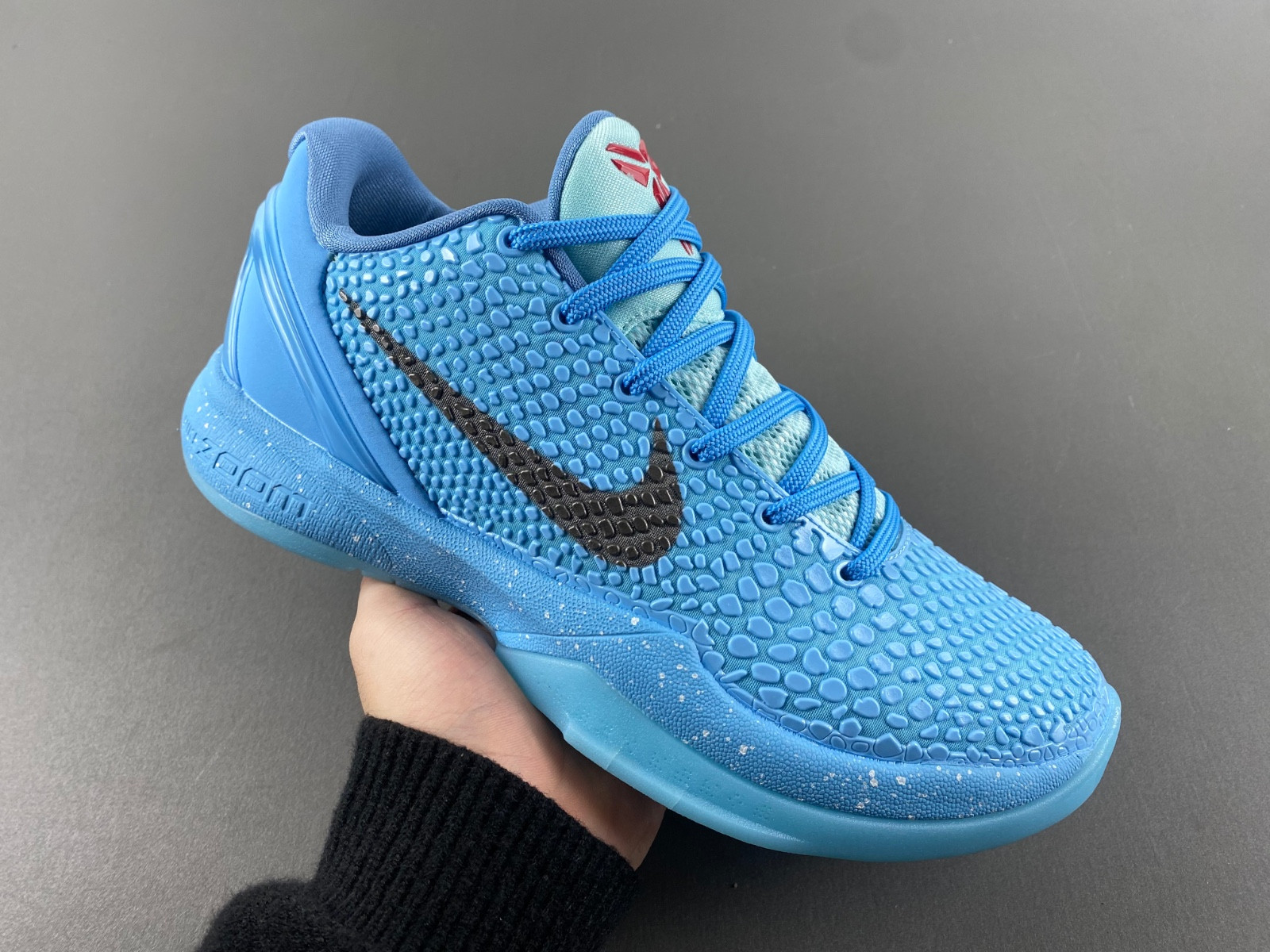 Nike Kobe 6 ice grinch. P.E PE2023-100