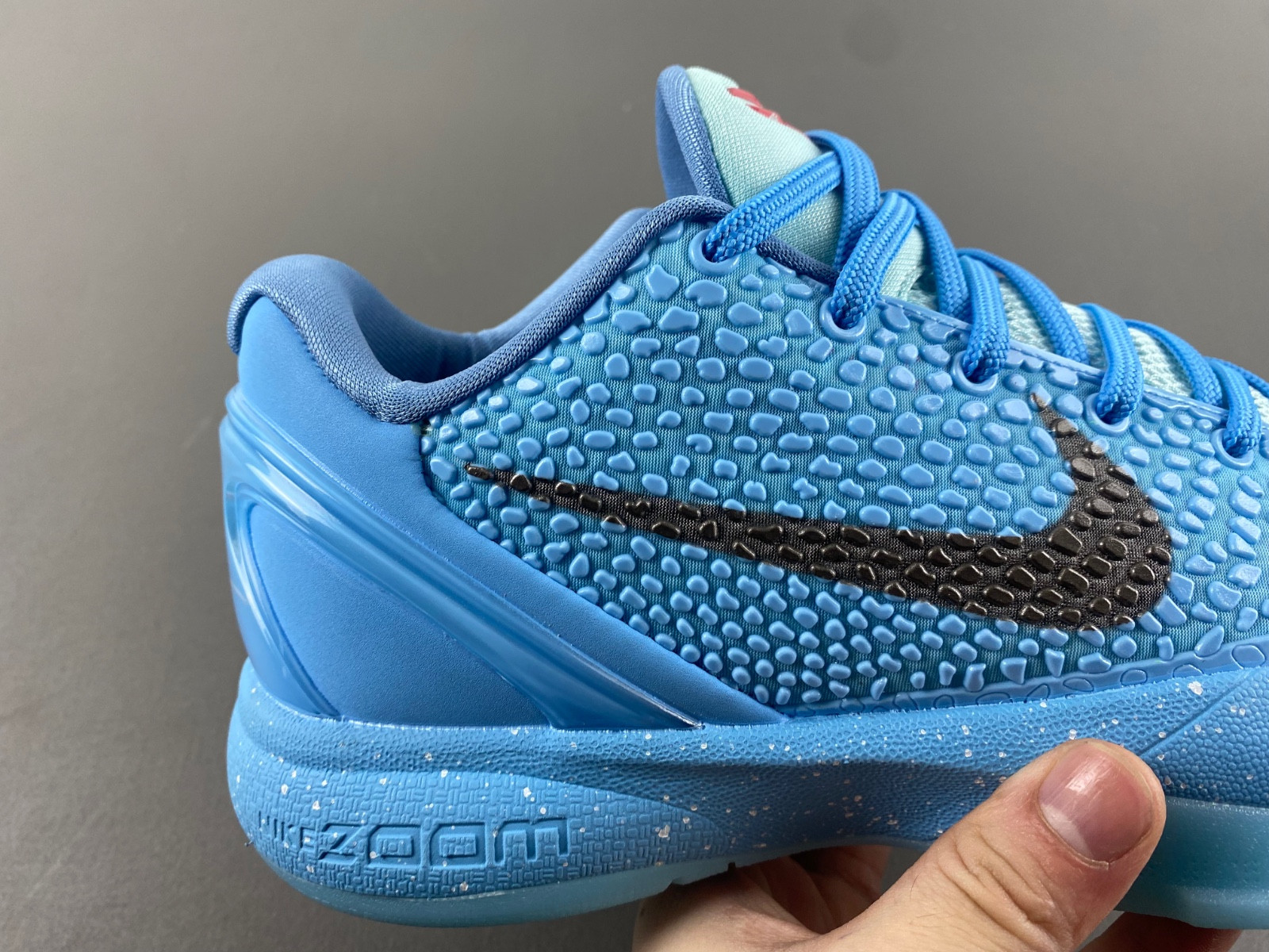 Nike Kobe 6 ice grinch. P.E PE2023-100
