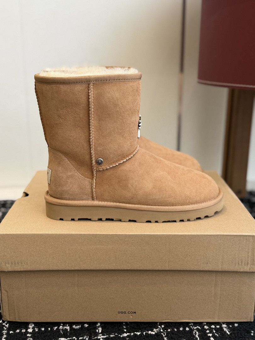 ugg x Ch*0me He**ts boots